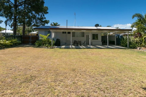Charming Beach House - Accommodation Fremantle 3