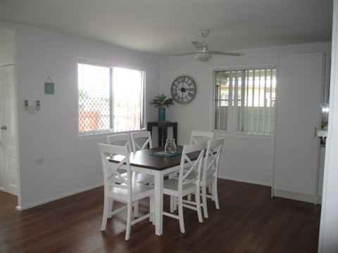 Charming Beach House - Accommodation Fremantle 2