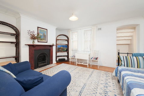 Charming Centrally Located 2 Bedroom Accommodation - Accommodation Fremantle 0