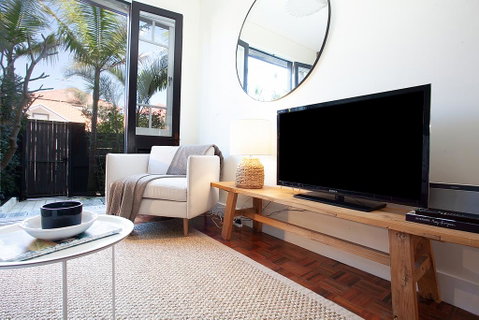 Charming Townhouse Just Steps From The Beach - Accommodation Fremantle 3