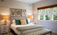 Chic Apartment With Sun Lounge Near Manly Beach - thumb 0