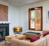 Chic Two-storey Cottage with Darling Harbour Views - Accommodation Fremantle