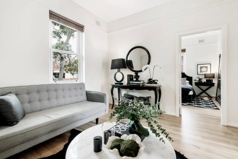 Chic Woollahra Pied-Ã -Terre With Parking - Accommodation Fremantle 1