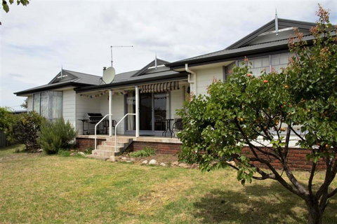 Chillax - Accommodation Fremantle 0