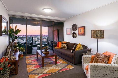 City Sky Home In Africa - River & Story Bridge Views - Accommodation Fremantle 2