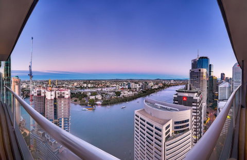 City Sky Home In Africa - River & Story Bridge Views - Accommodation Fremantle 1