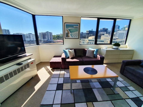 City Sunsets & South Bank , CBD, Views, Pool, Netflix - Accommodation Fremantle 1