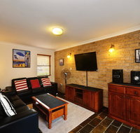 Close To The Main Surf Beach - Accommodation Fremantle
