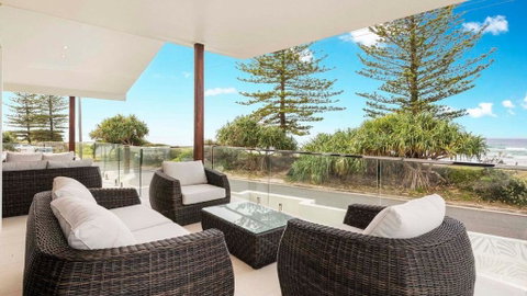 Coco De Mer Beach Villa - Accommodation Fremantle 0