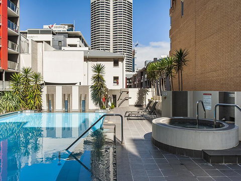 Code Apartment - Accommodation Fremantle 2