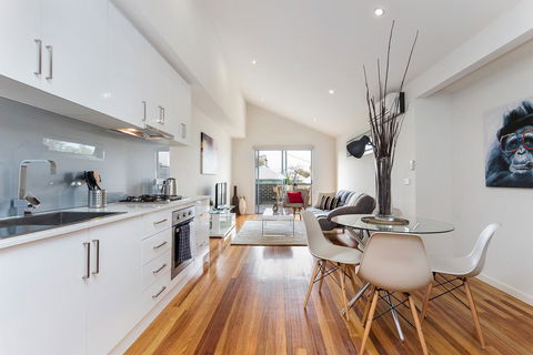Complete Host Richmond Townhouse Collection - Accommodation Fremantle 0