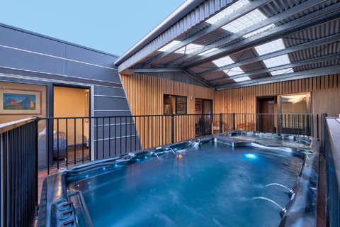 Containment Accommodation - Accommodation Fremantle 0