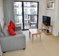 Convenient City Apartment with Pool Gym and Tennis Court - Accommodation Fremantle