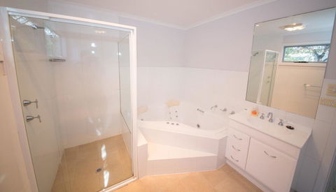 Coorumbene - 8 Scenic Way - Accommodation Fremantle 2