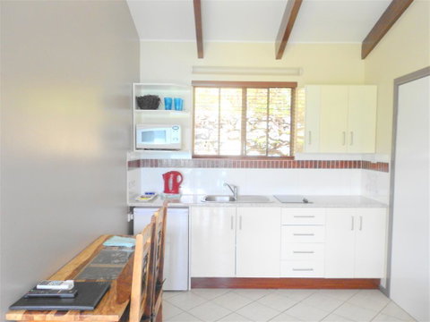 Coral Point Lodge - Accommodation Fremantle 2