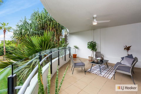 COTTON BEACH 85 - PRIVATE Mid Floor APARTMENT - Accommodation Fremantle 2