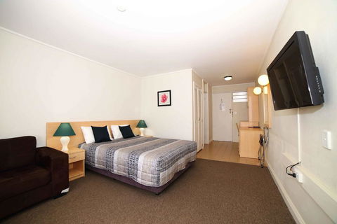 Country Gardens Motel - Accommodation Fremantle 0