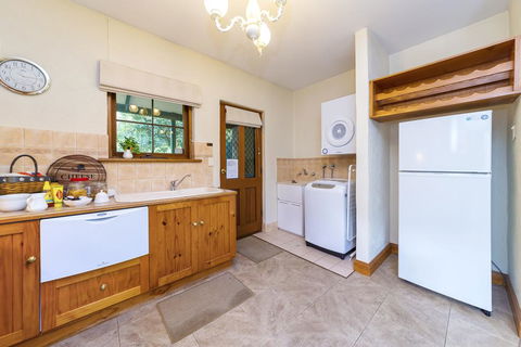 Country Pleasures Bed And Breakfast - Accommodation Fremantle 3