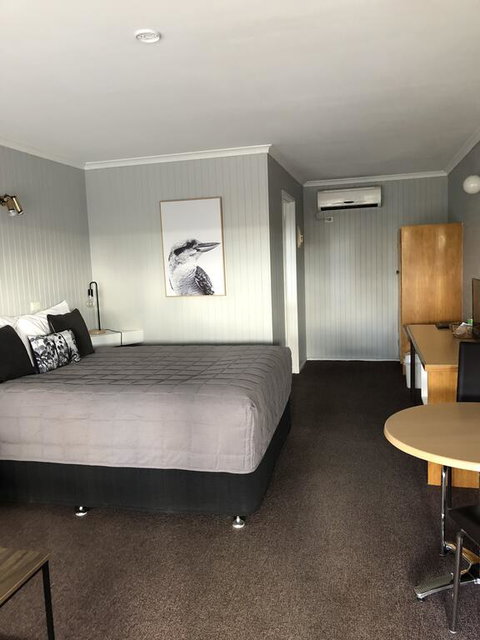 Country Roads Motor Inn - Accommodation Fremantle 1