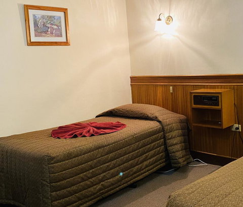 County Lodge Motor Inn - Accommodation Fremantle 0