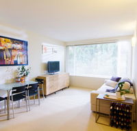Cozy One Bedroom Apartment in Waverton - Accommodation Fremantle