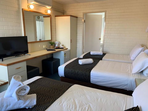 Crest Motor Inn - Accommodation Fremantle 3