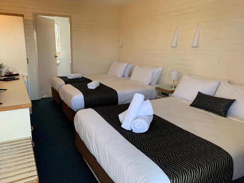 Crest Motor Inn - Accommodation Fremantle 2
