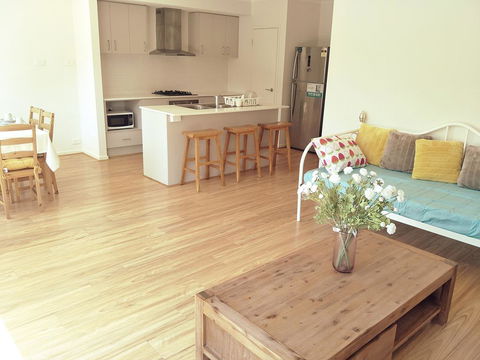 Daisy Villa - Close To Mel Airport & Hume Highway -Comfort - Accommodation Fremantle 1