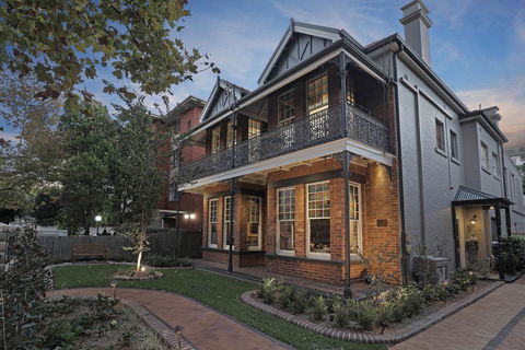 Dalziel Lodge - Accommodation Fremantle 0