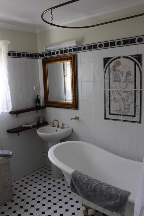 Dancing Waters Cottage - Accommodation Fremantle 3