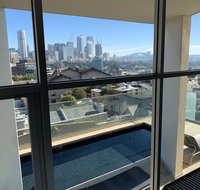Darlinghurst Spacious apartment with balcony and pool with harbour views - Accommodation Fremantle