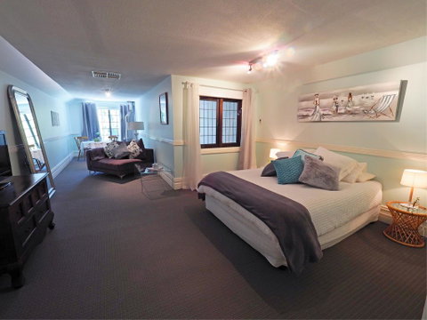 Darlington House - Accommodation Fremantle 1