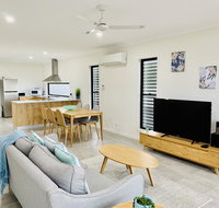 DAYDREAMING Airlie Beach Water views  only 200m to boardwalk. - Accommodation Fremantle