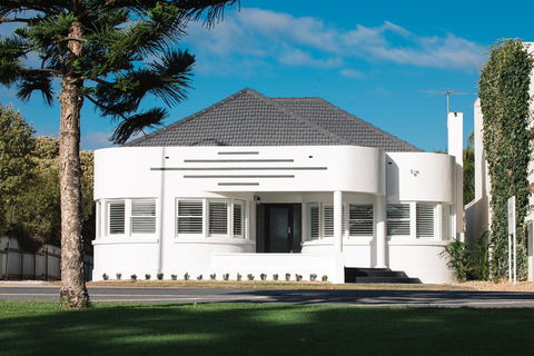 Deco Beach Luxury Apartments - Accommodation Fremantle 0