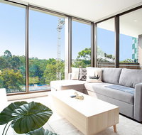 Designer Apartment with Balcony in Quiet Suburb - Accommodation Fremantle