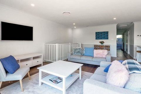 DESIGNER HOLIDAY BEACH PAD // 4 BED // COPA - Accommodation Fremantle 2