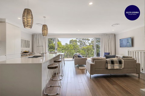 DESIGNER HOLIDAY BEACH PAD // 4 BED // COPA - Accommodation Fremantle 0
