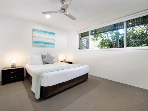 Diamond Beach 3 Bedroom Poolside Apartment - Accommodation Fremantle 1