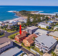 Doncaster - Yamba Main beach and sea pool - Accommodation Fremantle