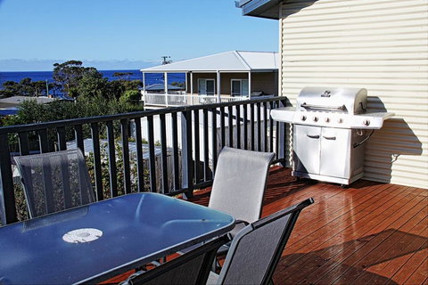 Douglas Street - Accommodation Fremantle 2