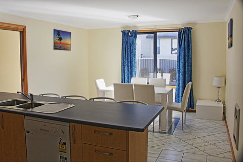 Douglas Street - Accommodation Fremantle 3