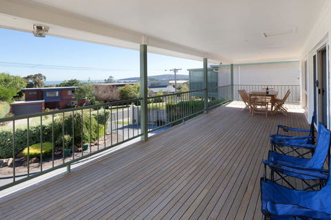 DROMANA BAY VIEWS - DROMANA - Accommodation Fremantle 0
