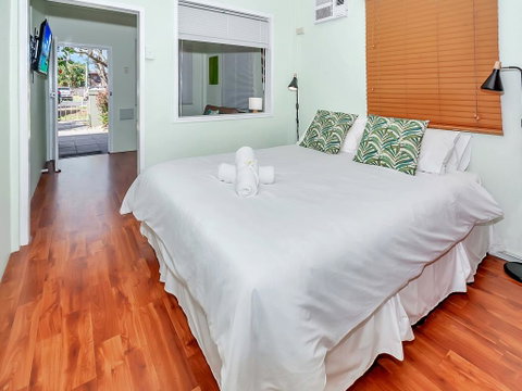 Easy Going Holiday Unit On McKenzie MK4 - Accommodation Fremantle 0