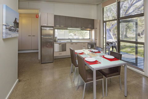 Ecocrackenback 9 - Sustainable Chalet Close To The Slopes - Accommodation Fremantle 3
