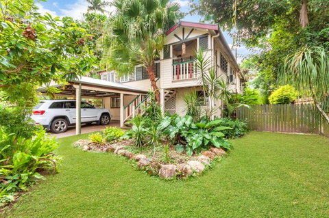 Edge Hill Holiday Home / Cairns - Accommodation Fremantle 0