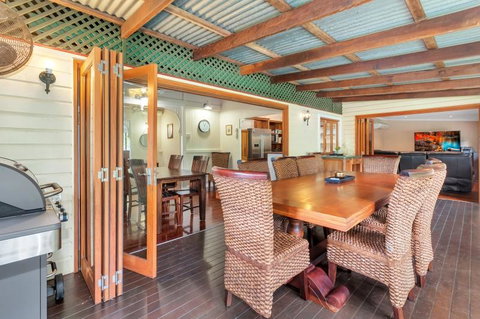 Edge Hill Holiday Home / Cairns - Accommodation Fremantle 3