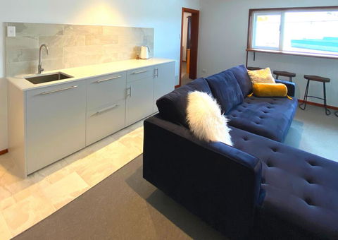 Eiger Chalet - Accommodation Fremantle 2