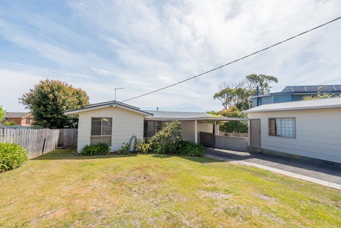 Elanora - Accommodation Fremantle 0