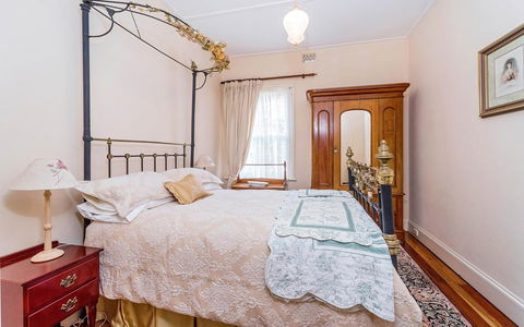 Eliza 1875 Red Brick Duplex Townhouse - Accommodation Fremantle 3