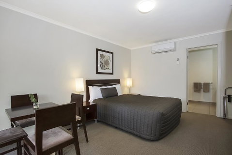 Elm Tree Motel - Accommodation Fremantle 3